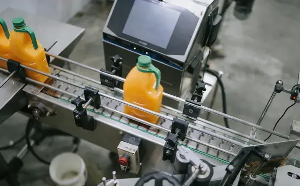 a bottle labeler machine